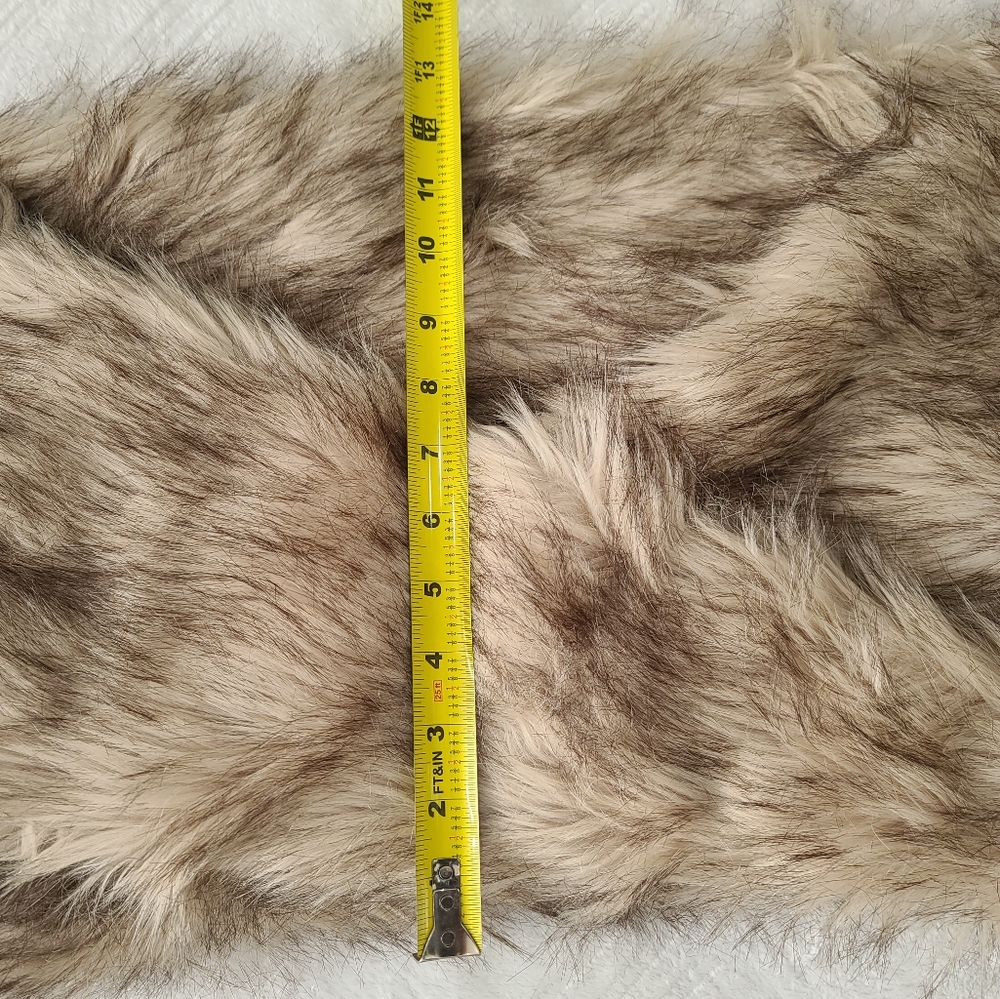 Plush Brown Faux Fur Scarf for Cozy Wraps - Picture 11 of 13